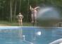 Sprung in den Pool