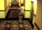 Nackt ausgesperrt in Hotel