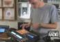 Dj mit sehr schnellen Händen