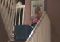 Mit der Plastebox die Treppe runter