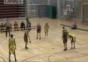 Korb werfen beim Basketball