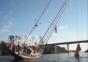 Seegelschiff vs. zu niedrige Brücke
