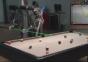 Roboter spielt Billard