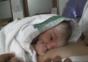Baby sagt Papa die Meinung
