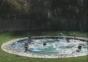 Versteckter Pool im Garten