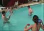Unterwasserexplosion im Pool