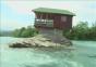 Ein Haus mitten im Fluss
