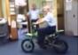 Die Polizei, ein Motorrad und ein Büro