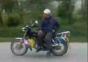 Coole Sitzweise auf einem Motorrad