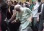 Opa rockt die Party
