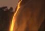 Wasserfall steht in Flammen