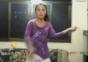 Frau mit Nunchucks