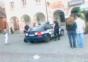 Zeit absitzen im Polizeiauto