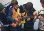 Flotter Vierer auf einer Gitarre