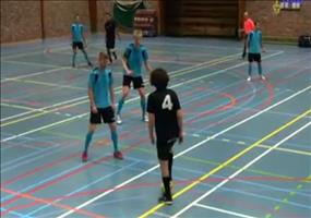Kleiner Trickser beim Hallenfußball