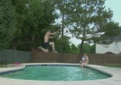 Über den Pool springen