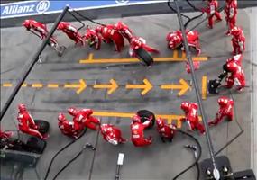 Formel 1 Pit-Stop bei Ferrari in Perfektion