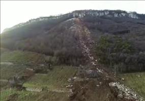 Da ist ein Stück Felsen abgebrochen