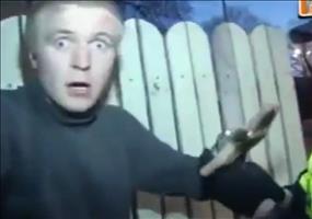 Er hat keine Ahnung wieso er verhaftet wird