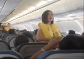 Tanzende Stewardess