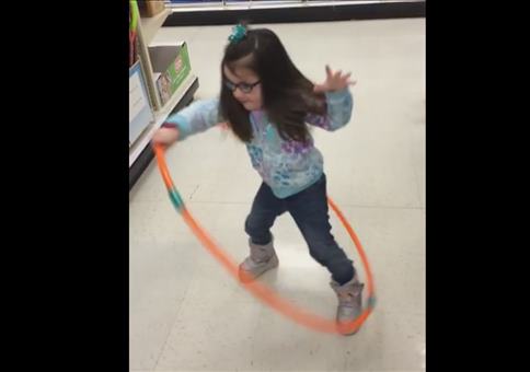 Die Hula Hoop Königin