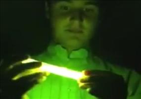 Knicklicht in der Mikrowelle