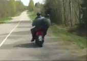 Betrunken Moped fahren in Russland