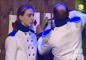 Einmal mit Profis - Messerwerfer nahe am Tod