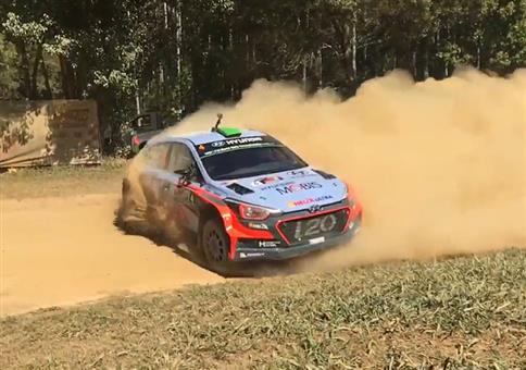 Wunderbarer Drift bei Rallye