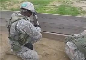 Soldat hat seine Granate verloren