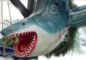 Weißer Hai Gartendeko 