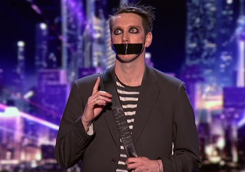 Tape Face ist zurück