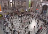Tanz im Bahnhof von Antwerpen