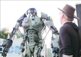 Riesen-Roboter auf der Comic Con 2013