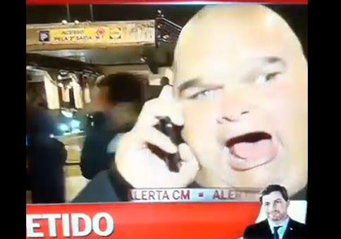 Da kann er die Kamera noch weit herumschwenken...