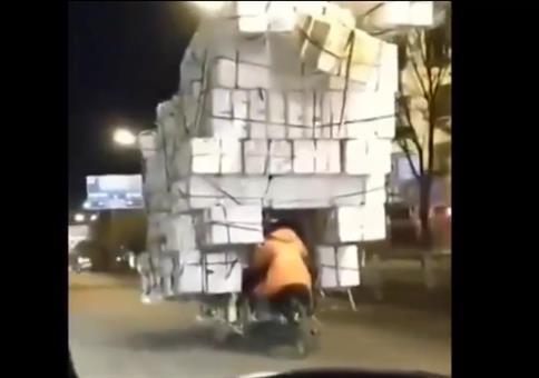 Hab mein Moped voll gelade