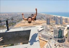 Fast ein Fail: Backflip in 150 Metern Höhe