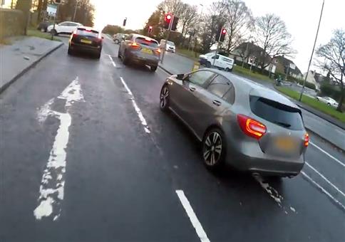 Instant Karma: Handy am Steuer