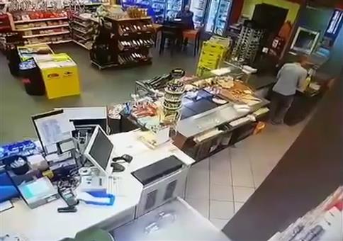 Den Räuber durch Worte verscheucht