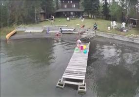 Mit der Drohne über den See fliegen und auf einmal...