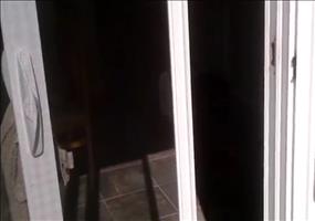 Marke Eigenbau: Selbstschließende Schiebetür