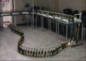 Domino mit Bierflaschen