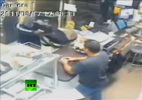 Machete Kills! - Ladendieb in die Flucht schlagen