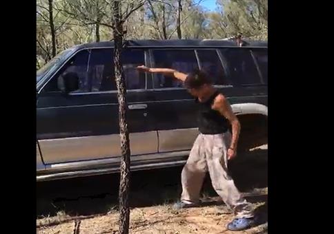 So bekommt man sein Auto ohne einen Schlüssel auf