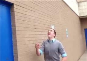 Perfekter Flaschendreher