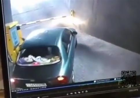 Neulich an der Parkhausausfahrt