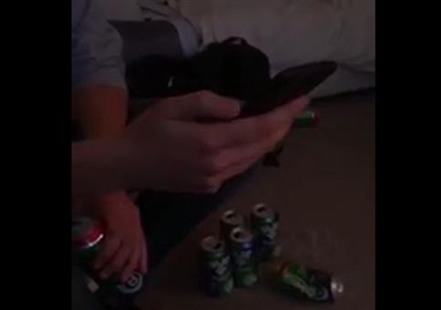 Ire ruft den Notruf an