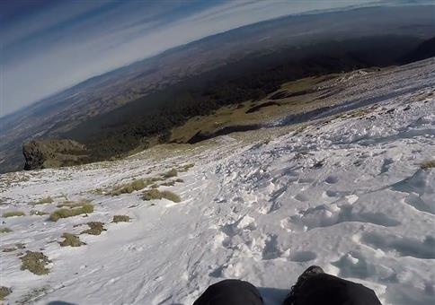 Sich eine Frau auf nem Gletscher fangen