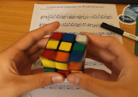 Star Wars Cantina Band Theme auf dem Rubik's Cube