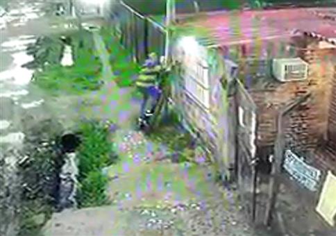 Schwierigkeiten mit der Leiter